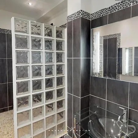 Great Flat In Fontainebleau